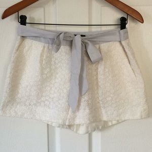 I Love Ronson White Lace Shorts Size 4